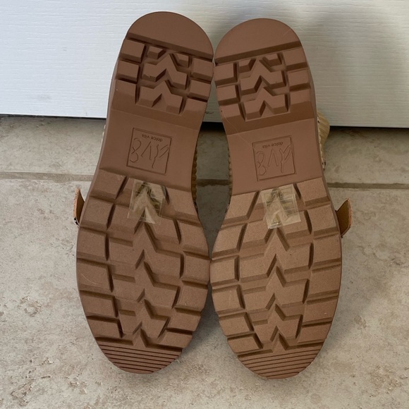 DOLCE VITA size 7 synthetic spotted boots! Super cute! - Picture 4 of 5